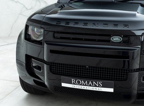 Land Rover Defender 90 V8 Bond Edition 22