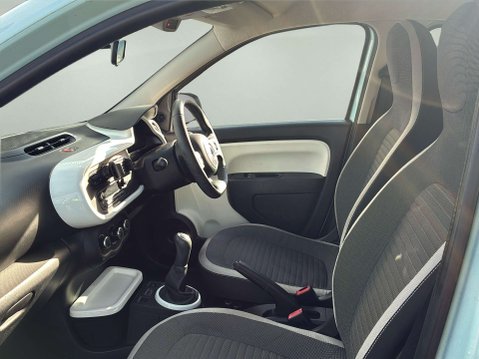 Renault Twingo 1.0 Twingo Play SCe 5dr *NATIONAL DELIVERY* 7