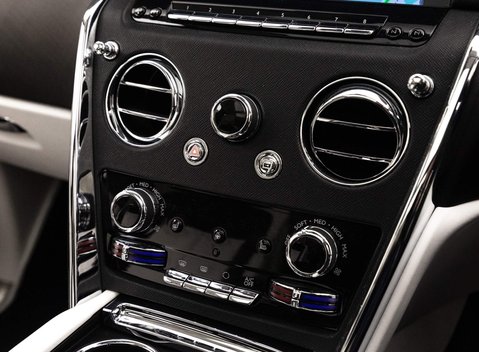 Rolls-Royce Cullinan V12 19