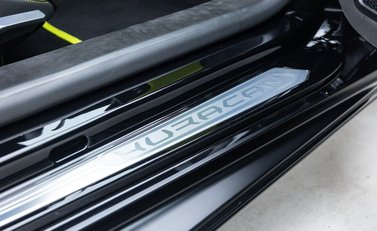 Lamborghini Huracan Tecnica 29