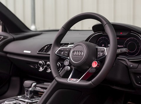 Audi R8 Spyder V10 Performance Carbon Black 12