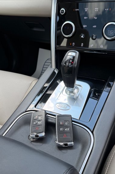 Land Rover Discovery Sport HSE MHEV -PAN ROOF -APPLE CARPLAY -MERIDIAN -ELECTRIC TOWBAR 