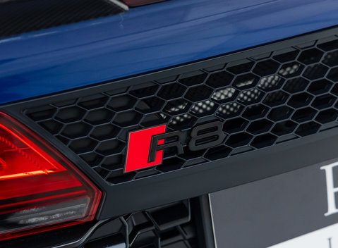 Audi R8 V10 PERFORMANCE CARBON BLACK SPYDER 45