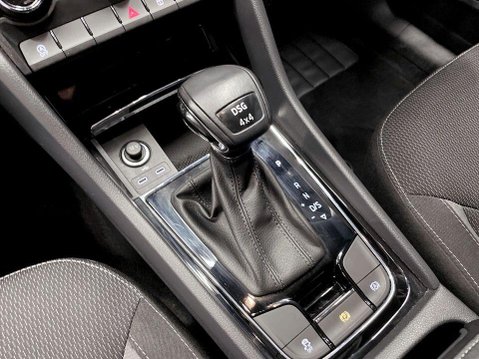 Skoda Kodiaq 2.0 TDI SE SUV 5dr Diesel DSG 4WD Euro 6 (s/s) (7 Seat) (150 ps) 17