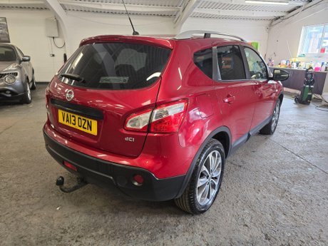 Nissan Qashqai 2.0 dCi Tekna Auto 4WD Euro 5 5dr (AVM) 9