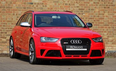 Audi RS4 Avant 28
