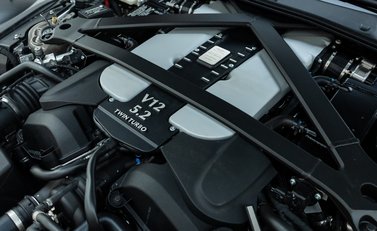 Aston Martin V12 Vantage Roadster 55