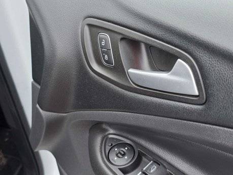 Ford Kuga 2.0 TDCi Titanium SUV 5dr Diesel Powershift AWD Euro 6 (s/s) (180 ps) 26