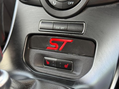Ford Fiesta 1.6T EcoBoost ST-3 Euro 6 3dr 31