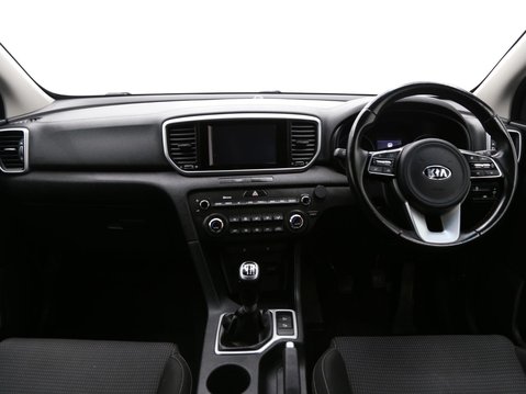 Kia Sportage 1.6 GDi 2 Euro 6 (s/s) 5dr 9