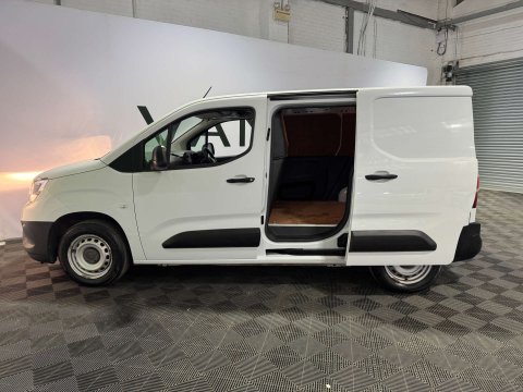 Vauxhall Combo 1.5 Combo 2000 Dynamic TD 72/2022 7