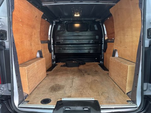 Vauxhall Vivaro Vivaro 3100 Dynamic 13