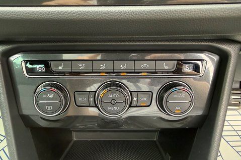 Volkswagen Tiguan R LINE TDI BMT 4MOTION DSG - PAN ROOF - APPLE CAR PLAY -ADAPTIVE CRUISE 52