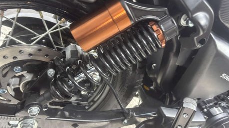 Sinnis Hoodlum 125 2019 ONLY 200 MILES NEW MOT SERVICED 125CC CRUISER BIKE 39