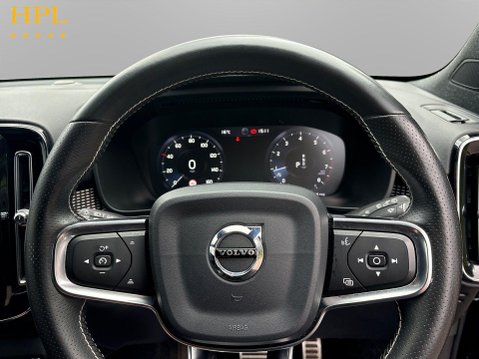 Volvo XC40 2.0 T4 R-Design Pro SUV 5dr Petrol Auto AWD Euro 6 (s/s) (190 ps) 13