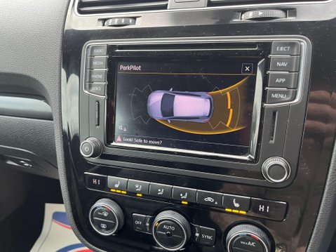 Volkswagen Scirocco 2.0 TDI R-Line Euro 6 (s/s) 3dr 27