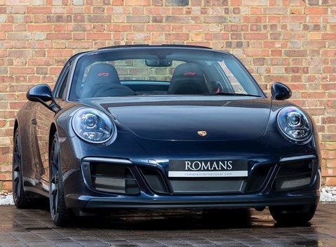 Porsche 911 Targa 4 GTS (991.2) 1