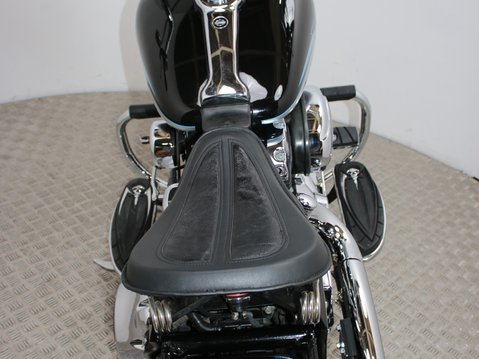 Harley-Davidson Softail Fat Boy Special CVO LIMITED 15