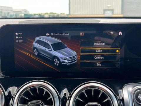 Mercedes-Benz GLB 1.3 GLB 200 AMG Line Premium Automatic 5dr - NATIONAL DELIVERY* 31