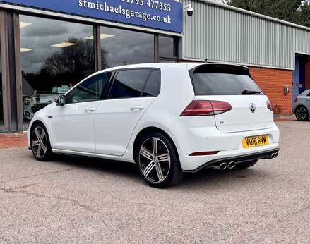 Volkswagen Golf 2.0 Golf R TSi 4WD 5dr 9