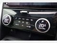 Land Rover Discovery 3.0 Discovery R-Dynamic SE D MHEV Auto 4WD 5dr 60
