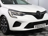 Renault Clio ICONIC EDITION TCE 24
