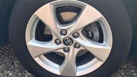 Toyota C-HR 1.8 VVT-h Icon SUV 5dr Petrol Hybrid CVT Euro 6 (s/s) (122 ps) 8