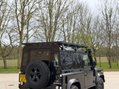 Land Rover Defender 2.2 Defender 90 XS Hard Top TD 4WD 41