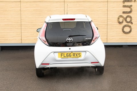 Toyota Aygo VVT-I X-PURE 6