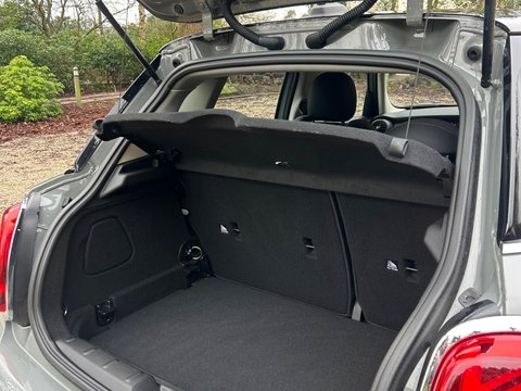 Mini Hatch 1.5 Cooper Classic Steptronic Euro 6 (s/s) 5dr 34