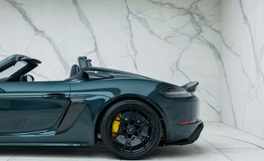 Porsche 718 SPYDER RS 52