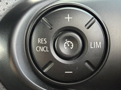 Mini Hatchback 1.5 Cooper Sport II 3dr 29