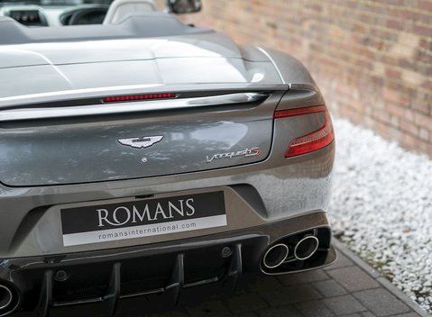Aston Martin Vanquish S Volante 24
