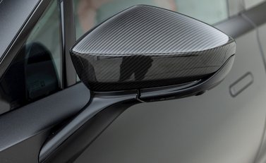 Aston Martin DBX 707 25