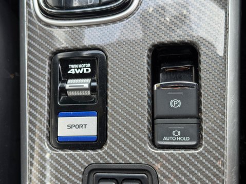 Mitsubishi Outlander 2.4h TwinMotor 13.8kWh 4h CVT 4WD Euro 6 (s/s) 5dr 17