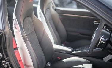 Porsche 911 (991) GT3 12