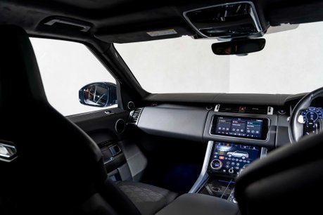 Land Rover Range Rover Sport SVR CARBON EDITION. DEPLOYABLE SIDE STEPS. MATRIX LEDs. CARBON FIBRE ENGINE BAY 17