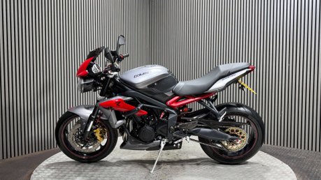 Triumph Street Triple R 2013 ONLY 21K QUICK SHIFTER, LOADS OF EXTRAS, LONG MOT 4