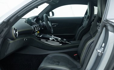 Mercedes-Benz AMG GT R PREMIUM 14