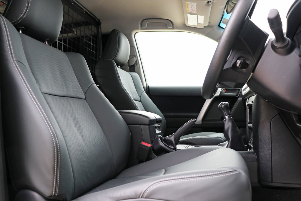 Land Cruiser Commercial