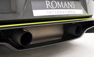 Aston Martin Vantage GT8 28