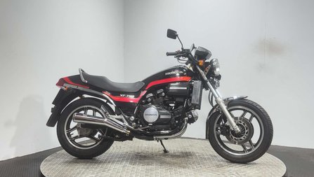 Honda VF750 MAGNA 1982 RUNNING PROJECT BIKE CLASSIC V4 750CC CRUISER