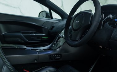 Aston Martin Vantage GT12 10