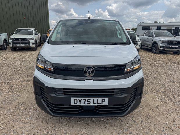 Vauxhall Vivaro LWB L2H1 [SOLD CM] Low Roof Prime 3100 Cruise Sensors EURO 6 3