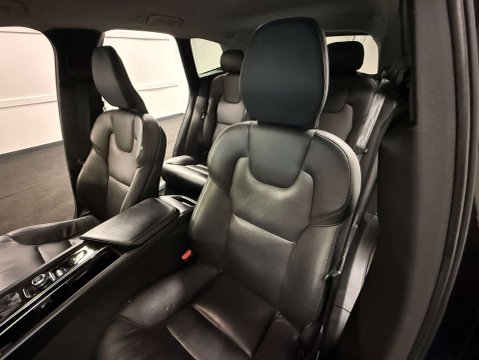 Volvo XC60 2.0 XC60 Momentum D4 AWD Auto 4WD 5dr 45