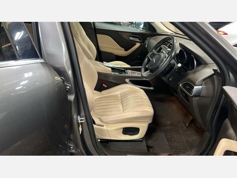 Jaguar F-Pace 2.0 D180 Portfolio Auto AWD Euro 6 (s/s) 5dr 6
