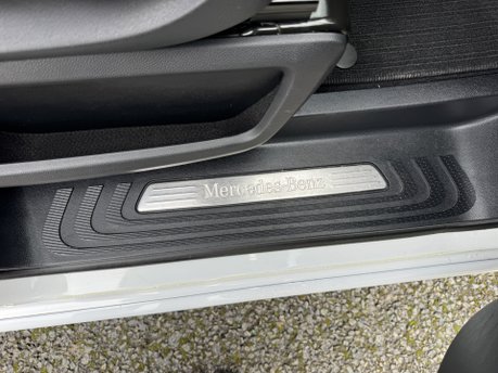 Mercedes-Benz V Class V250D AMG Line Auto Diesel Extra Long Wheelbase 8 SEATER/360 CAM/SAT NAV 20