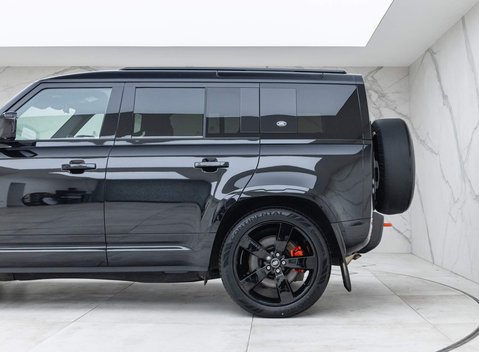 Land Rover Defender 110 D300 X 27