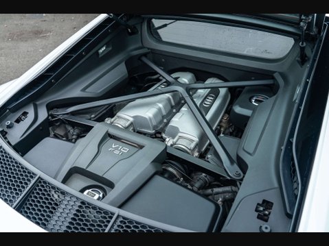 Audi R8 5.2 R8+ Quattro V10 Semi-Auto 4WD 2dr 22