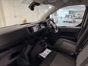 Vauxhall Vivaro 1.5 Vivaro F2900 Professional S/S 3